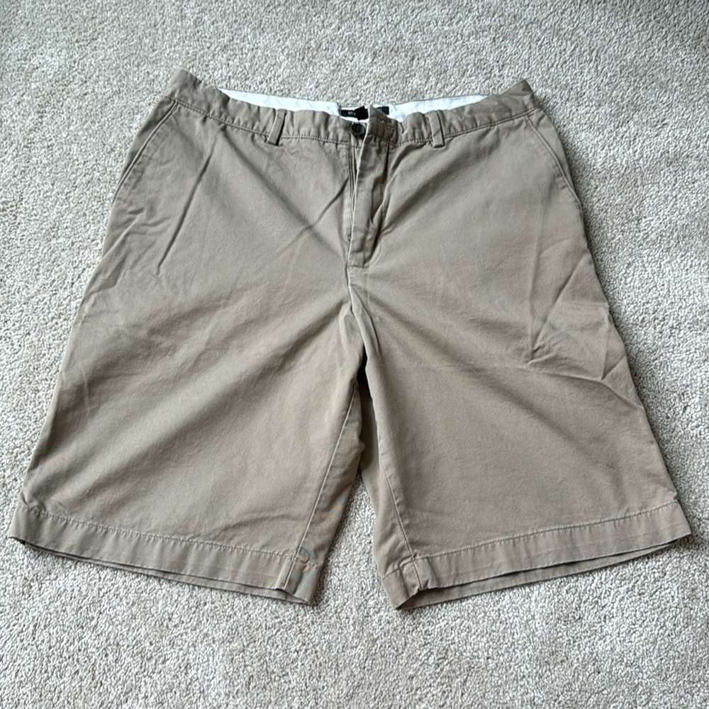 Banana republic factory khaki chino shorts size 35